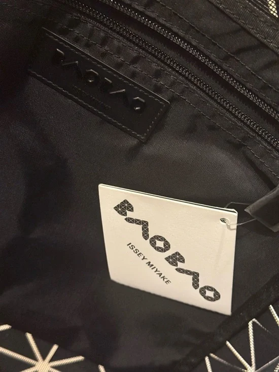 BAO BAO Issey Miyake - Soul Prism Tote - NWT - Picture 11 of 14